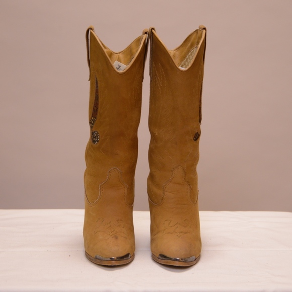 Real leather western style boot w/carving - Picture 6 of 6